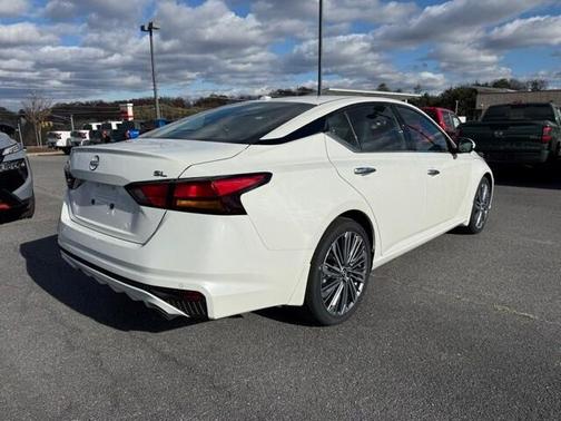 2025 Nissan Altima SL