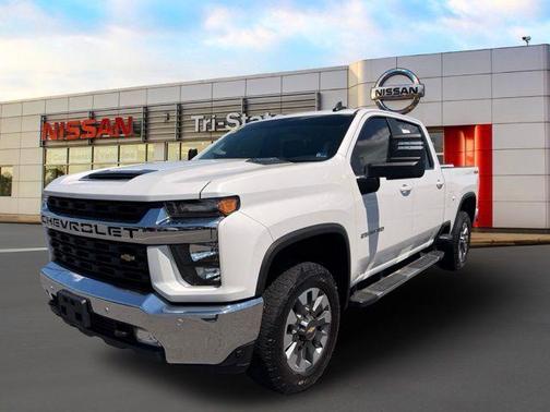Iridescent Pearl Tricoat 2022 Chevrolet Silverado 2500 LT
