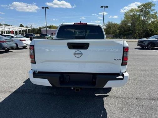 2025 Nissan Frontier SV