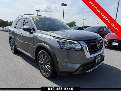 2023 Nissan Pathfinder SL