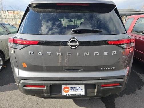 2024 Nissan Pathfinder SV