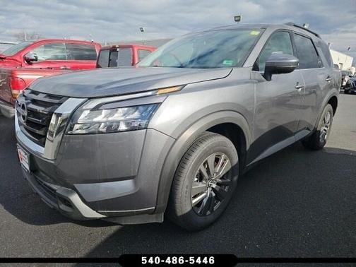 2024 Nissan Pathfinder SV