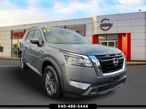 2024 Nissan Pathfinder SV