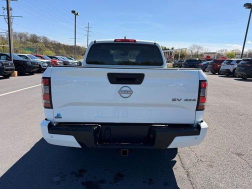 Glacier White 2024 Nissan Frontier SV