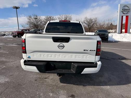 2024 Nissan Frontier SV
