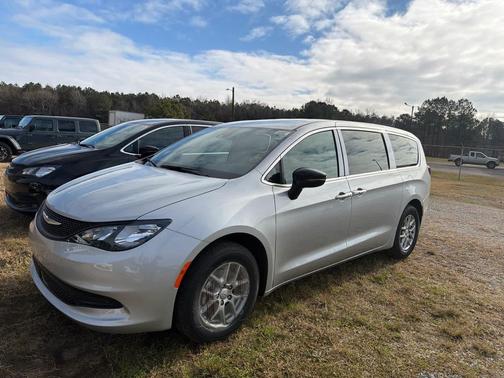 2026 Chrysler Voyager LX