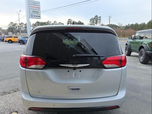 2026 Chrysler Voyager LX