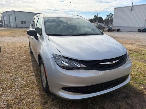 2026 Chrysler Voyager LX