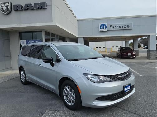 2026 Chrysler Voyager LX