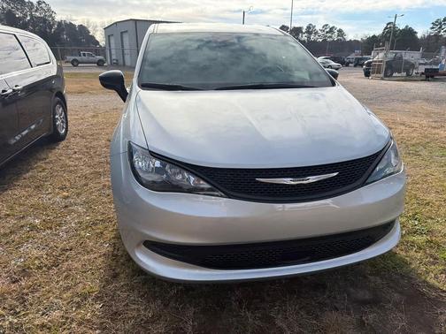 2026 Chrysler Voyager LX