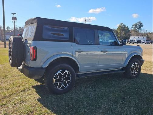 2023 Ford Bronco Outer Banks