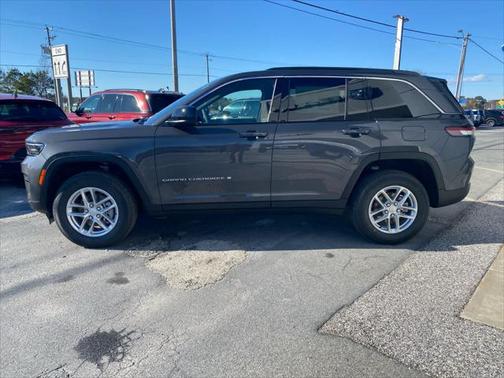 2025 Jeep Grand Cherokee Laredo