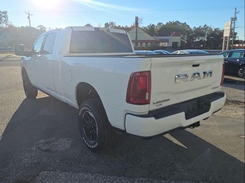 2025 RAM 2500 Laramie Crew Cab 4x4 6'4' Box