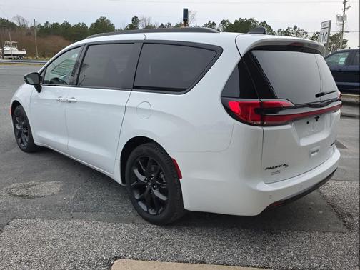 2026 Chrysler Pacifica Limited