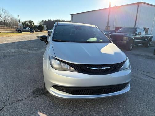 2026 Chrysler Voyager LX
