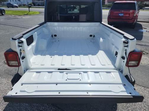 2025 Jeep Gladiator Nighthawk