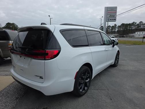 2026 Chrysler Pacifica Limited