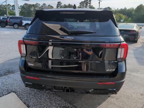 AGATE BLACK METALLIC 2026 Ford Explorer ST-Line
