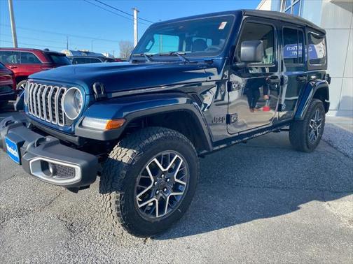 2025 Jeep Wrangler 4-Door Sahara 4x4