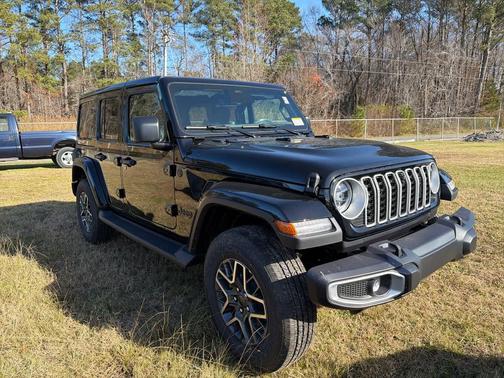 2026 Jeep Wrangler 4-Door Sahara 4x4