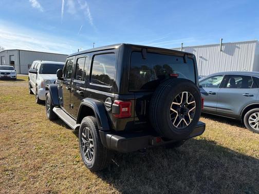 2026 Jeep Wrangler 4-Door Sahara 4x4
