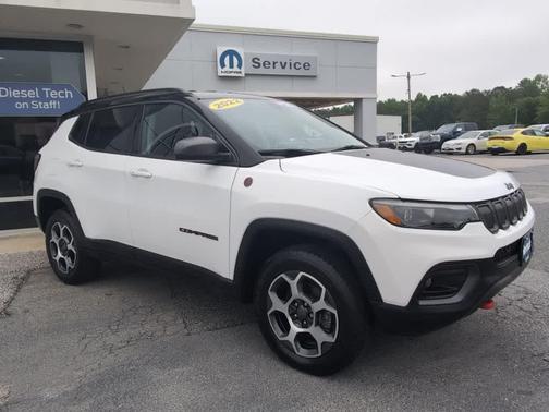 Bright White Clearcoat 2022 Jeep Compass Trailhawk