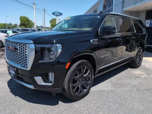 Onyx Black 2023 GMC Yukon XL Denali