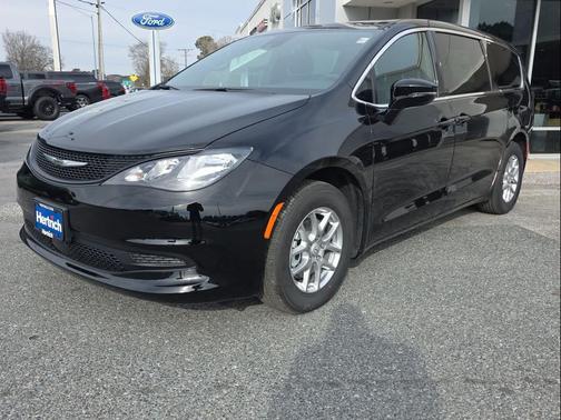 2026 Chrysler Voyager LX