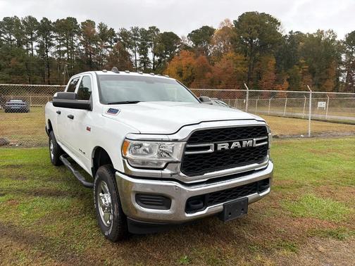 2022 RAM 2500 Tradesman Crew Cab 4x4 6'4' Box