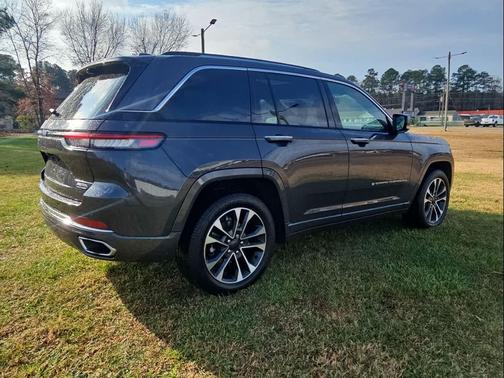 2022 Jeep Grand Cherokee Overland