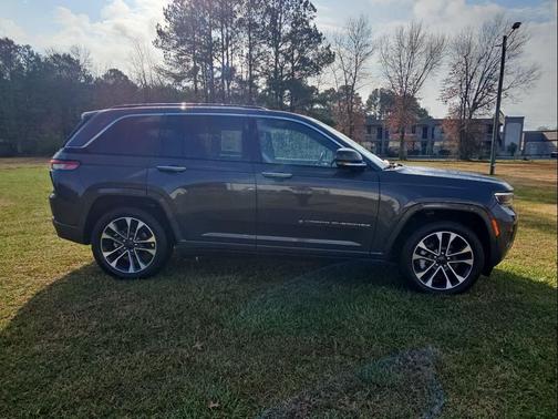 2022 Jeep Grand Cherokee Overland