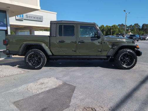 Sarge Green Clearcoat 2022 Jeep Gladiator Sport