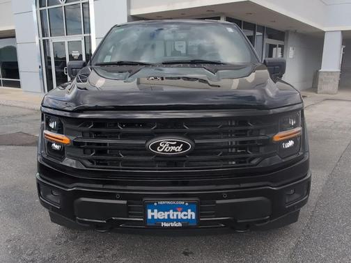AGATE BLACK METALLIC 2026 Ford F-150 XLT