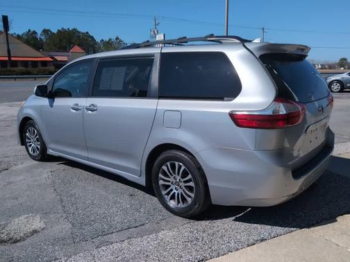 2018 Toyota Sienna XLE Premium