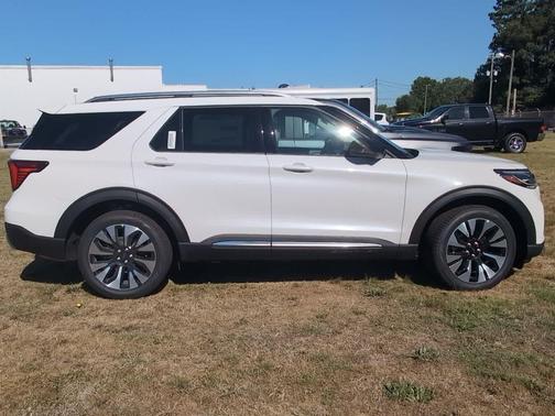 STAR WHITE MET TRI-COAT 2026 Ford Explorer Platinum