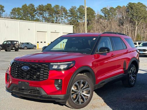2025 Ford Explorer ST-Line