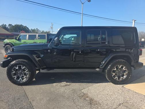 2026 Jeep Wrangler 4-Door Sahara 4x4