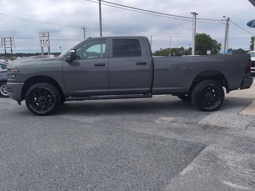 Ceramic Gray Clearcoat 2026 RAM 2500 Black Express Crew Cab 4x4 8' Box