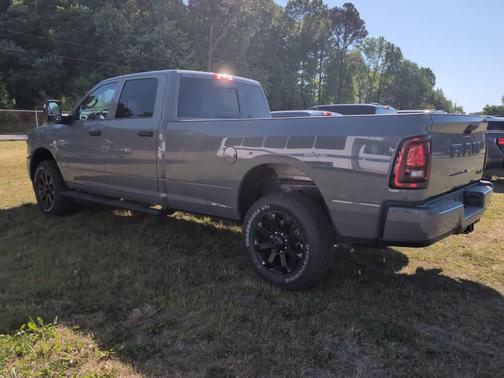 Ceramic Gray Clearcoat 2026 RAM 2500 Black Express Crew Cab 4x4 8' Box