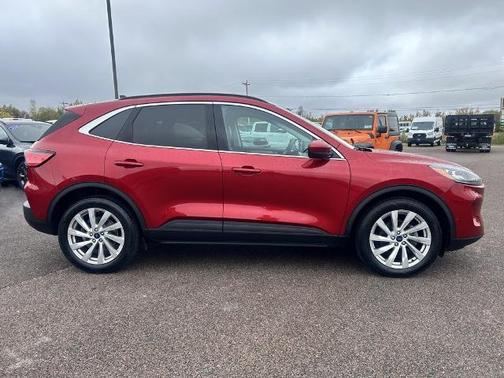 2022 Ford Escape TITANIUM