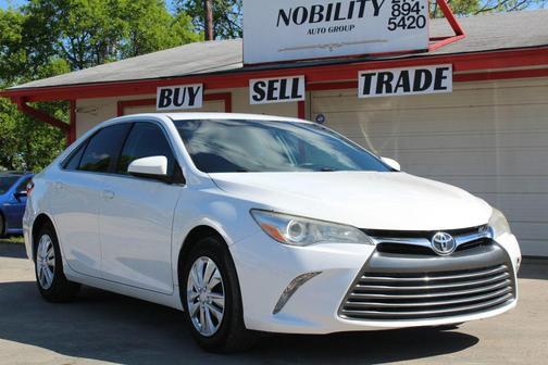 Super White 2017 Toyota Camry LE