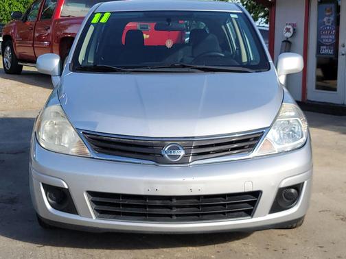 2011 Nissan Versa 1.8 S