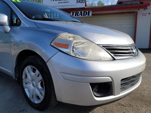 2011 Nissan Versa 1.8 S