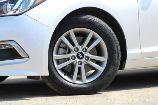 Symphony Silver 2015 Hyundai SONATA SE