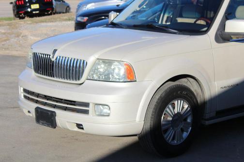 2005 Lincoln Navigator Sport Utility 4D