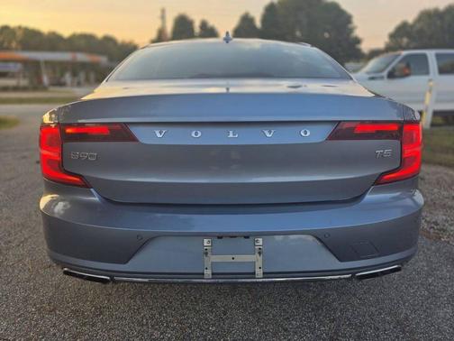 2018 Volvo S90 T5 Momentum