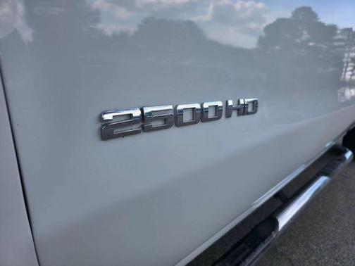 Summit White 2018 Chevrolet Silverado 2500 WT