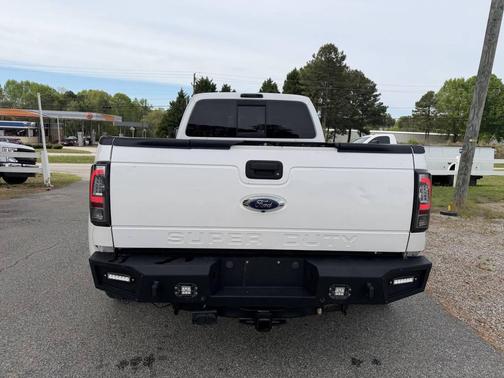 White 2016 Ford F-350 Lariat