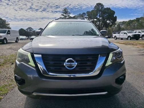 2017 Nissan Pathfinder SV