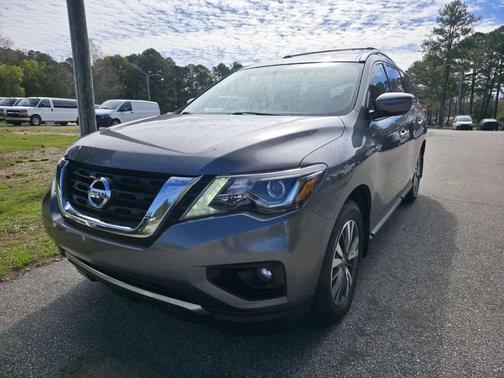 2017 Nissan Pathfinder SV